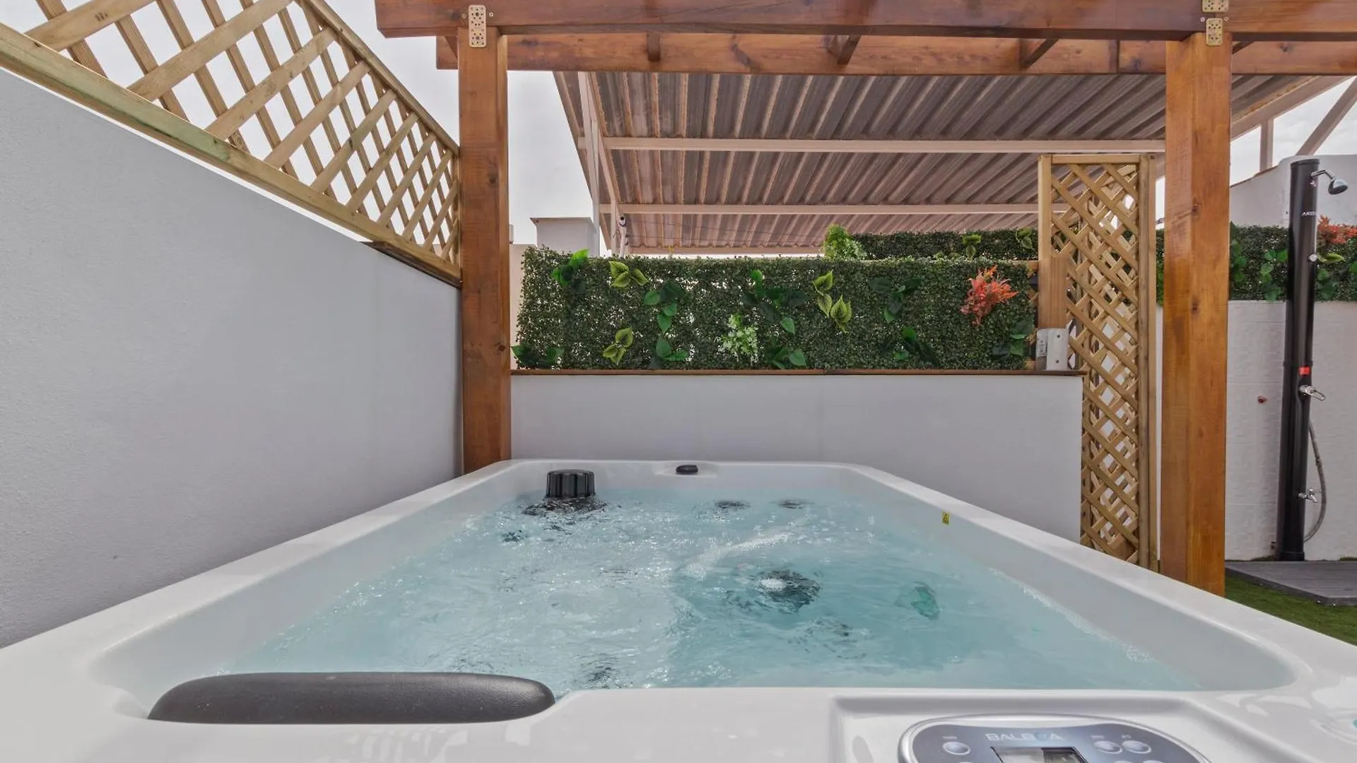 Контакты Luxer Holidays